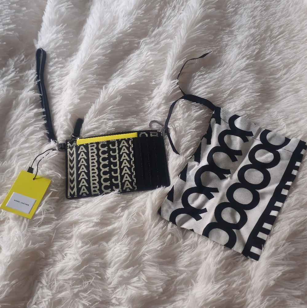 New w/tags Marc Jacobs Wristlet Wallet